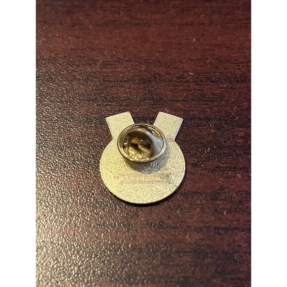 McDonald’s Crew 2000 Taste Trials Game Medal Employee Lapel Hat Pin - Picture 3 of 3
